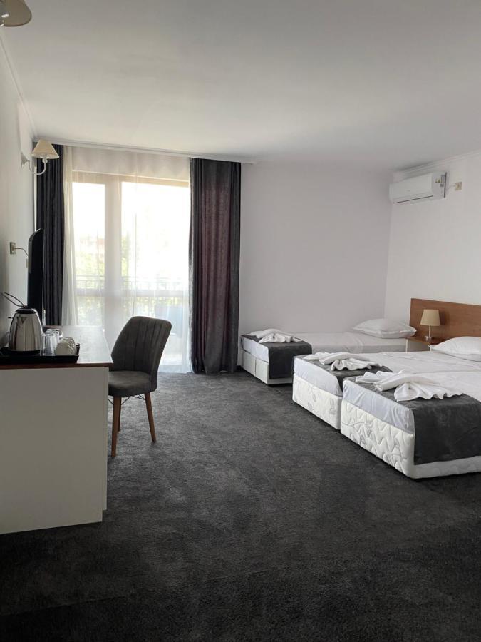 Villa Aqua Family Hotel Burgas Екстер'єр фото