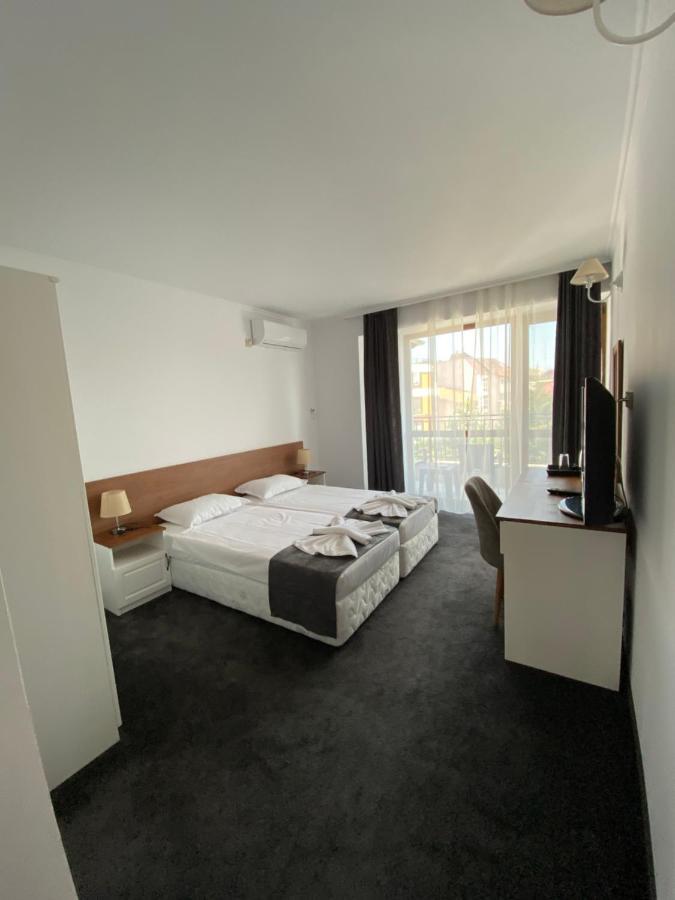 Villa Aqua Family Hotel Burgas Екстер'єр фото