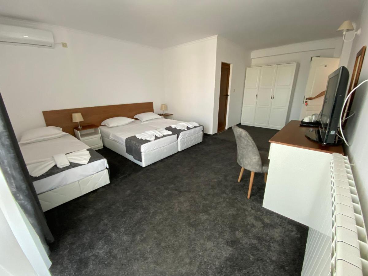 Villa Aqua Family Hotel Burgas Екстер'єр фото