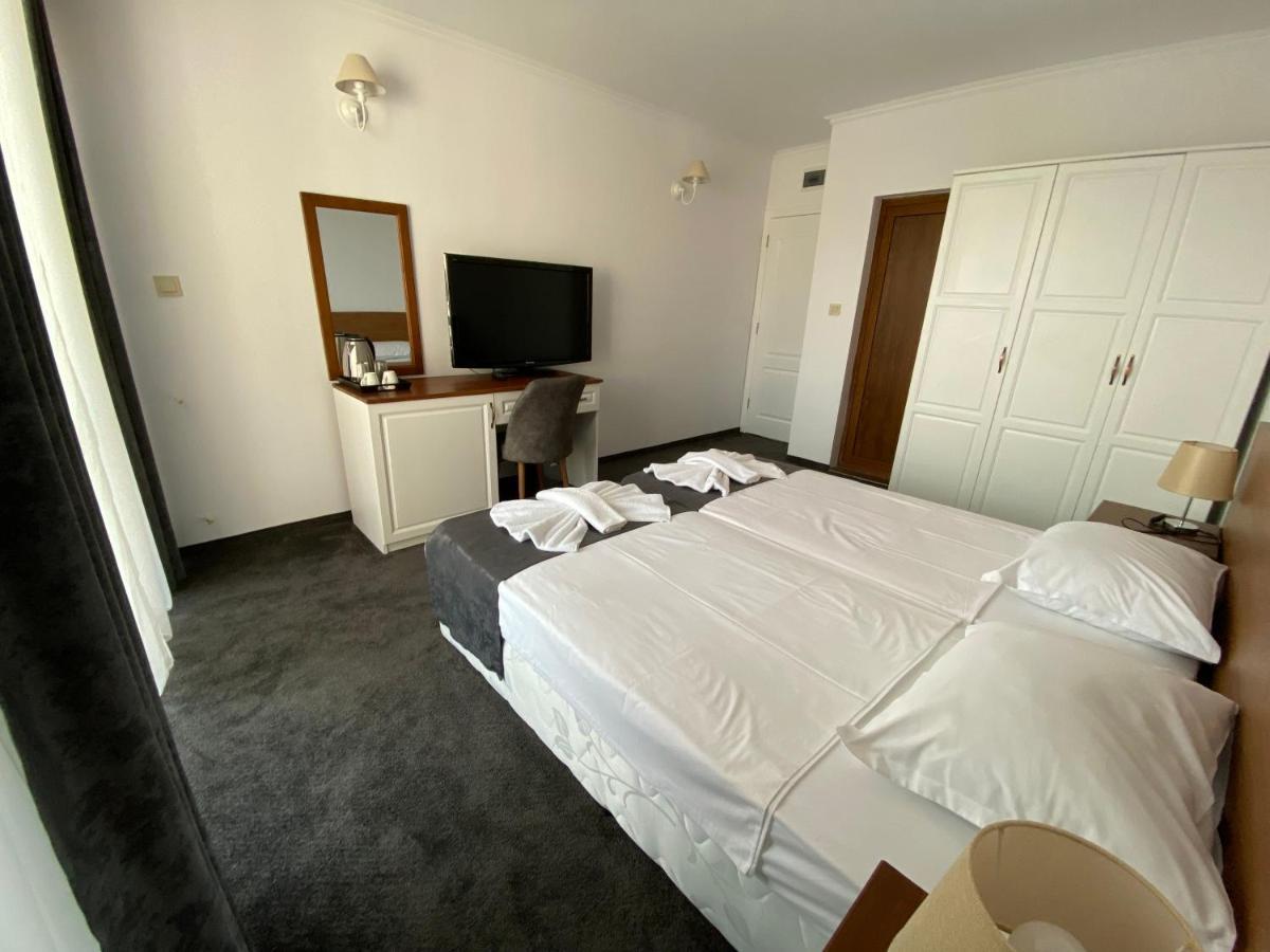 Villa Aqua Family Hotel Burgas Екстер'єр фото